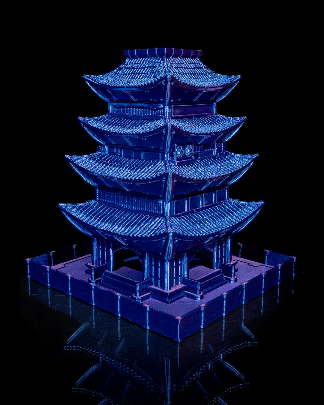 Turn de Zaruri "Pagoda Neon"