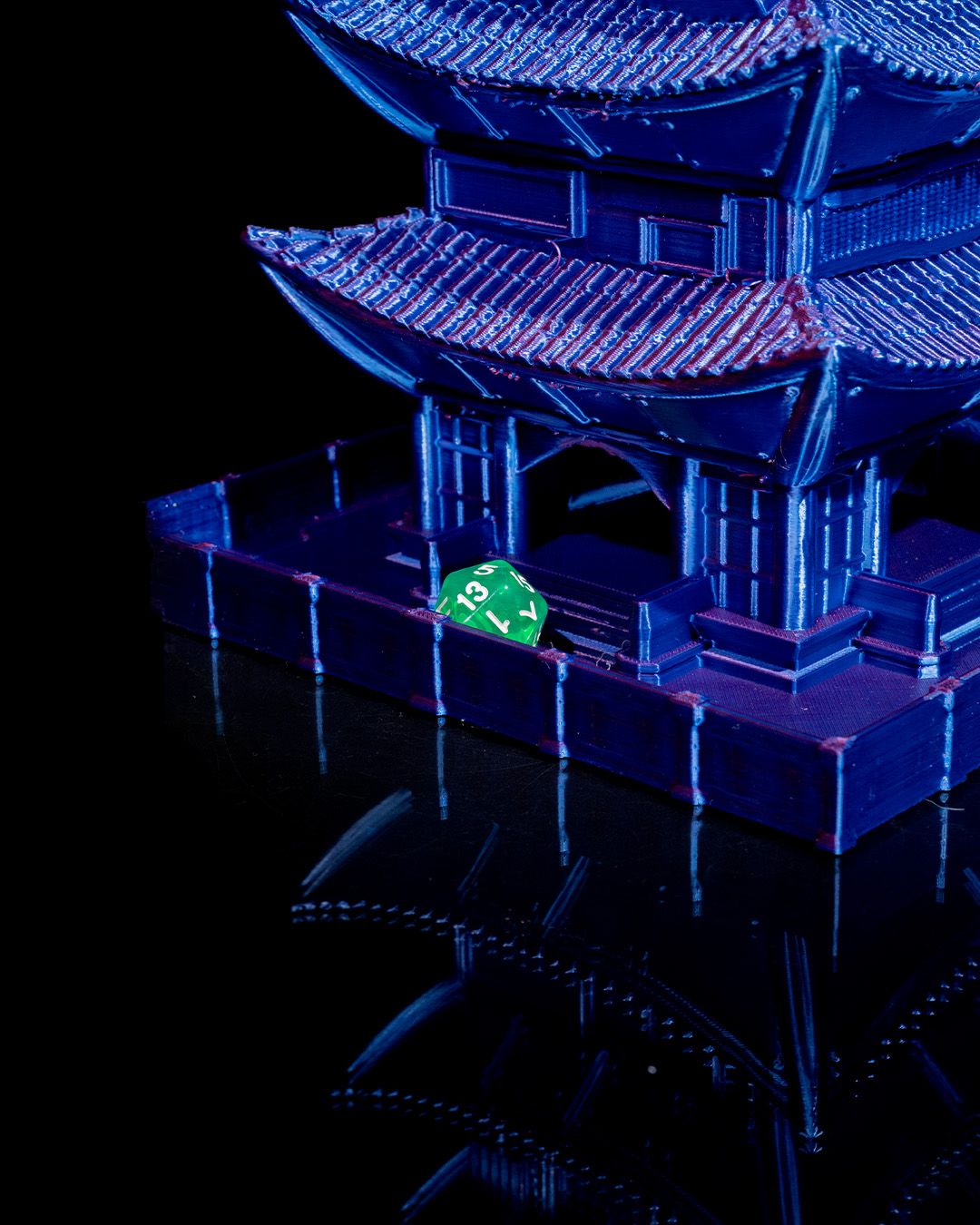 Turn de Zaruri "Pagoda Neon"
