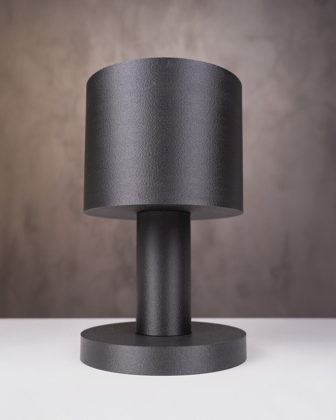 Lampă de Masă Minimalistă - Design Modern și Elegant