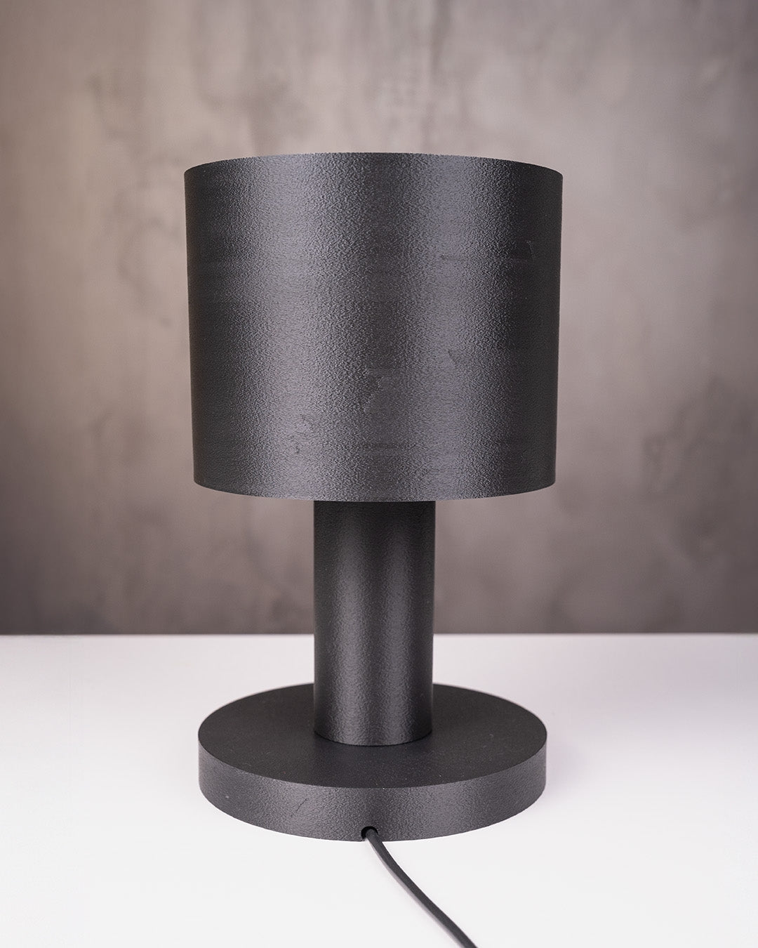 Lampă de Masă Minimalistă - Design Modern și Elegant